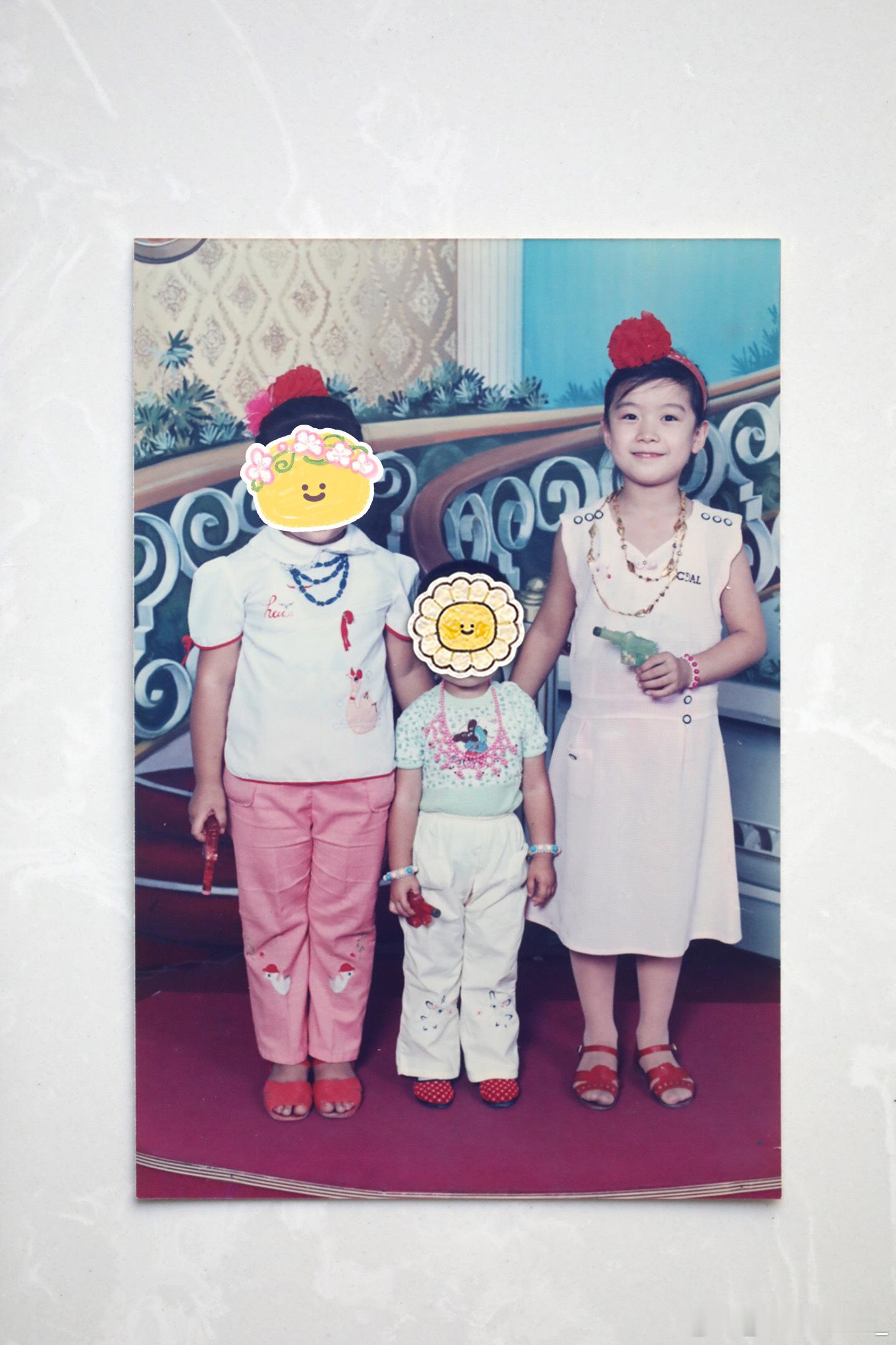 青葱岁月🎈旧相册坏了，买了本新的，整理老照片~ 