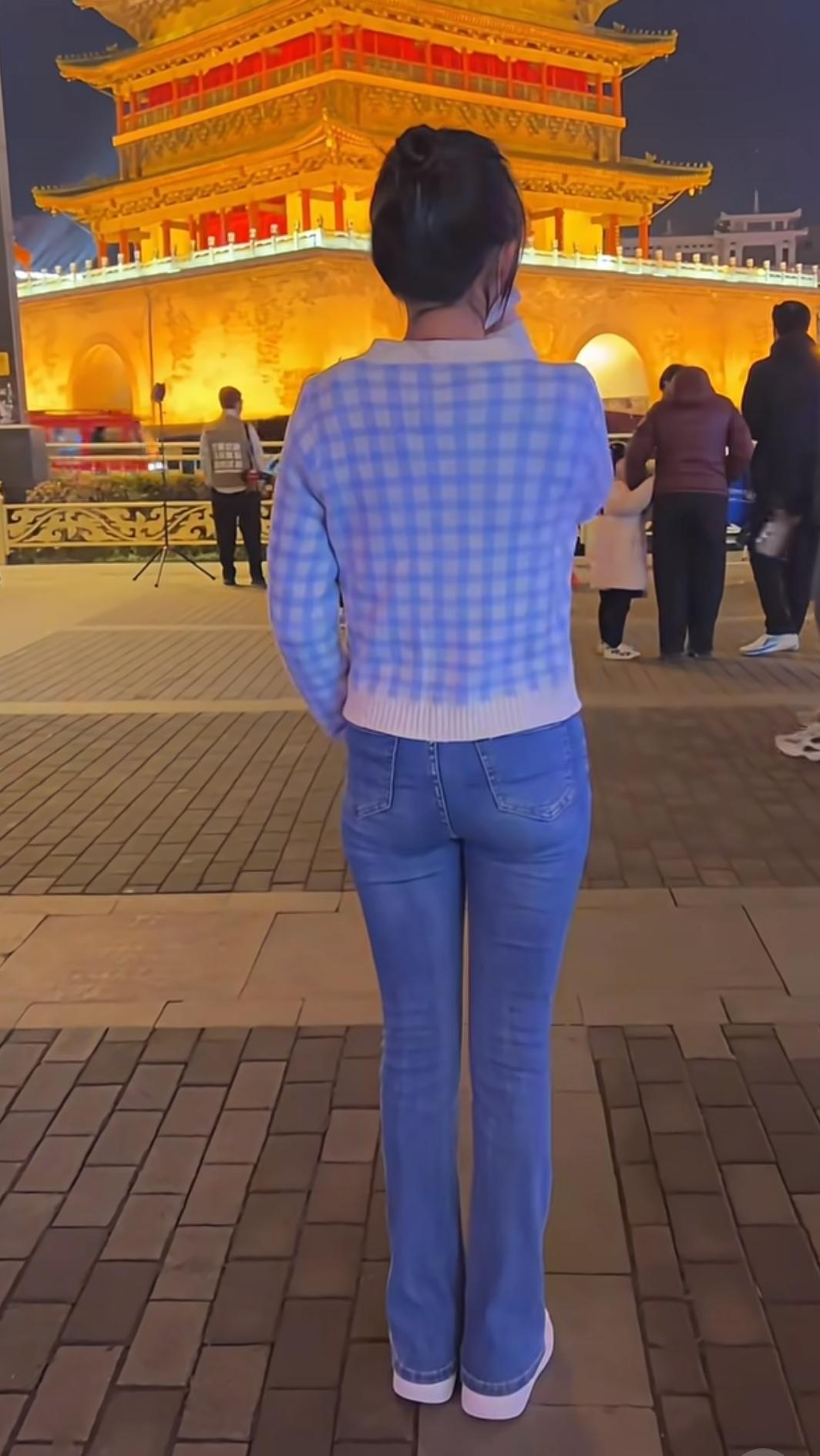 晚风拂过钟楼的飞檐，这一刻，北京的厚重与温柔撞了个满怀。不用追赶时间，只做自己的