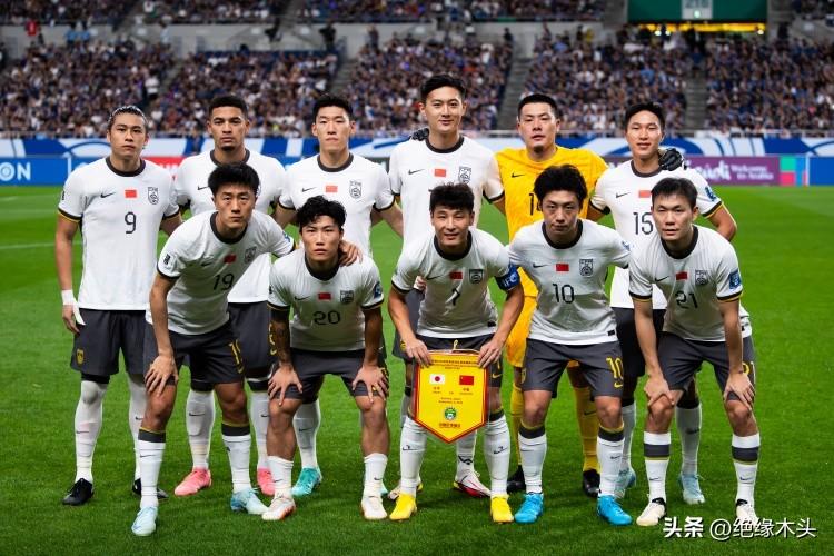 经历9个小时，中国男足到达阿联酋！

北京时间8日凌晨3点52分，历时9个小时，