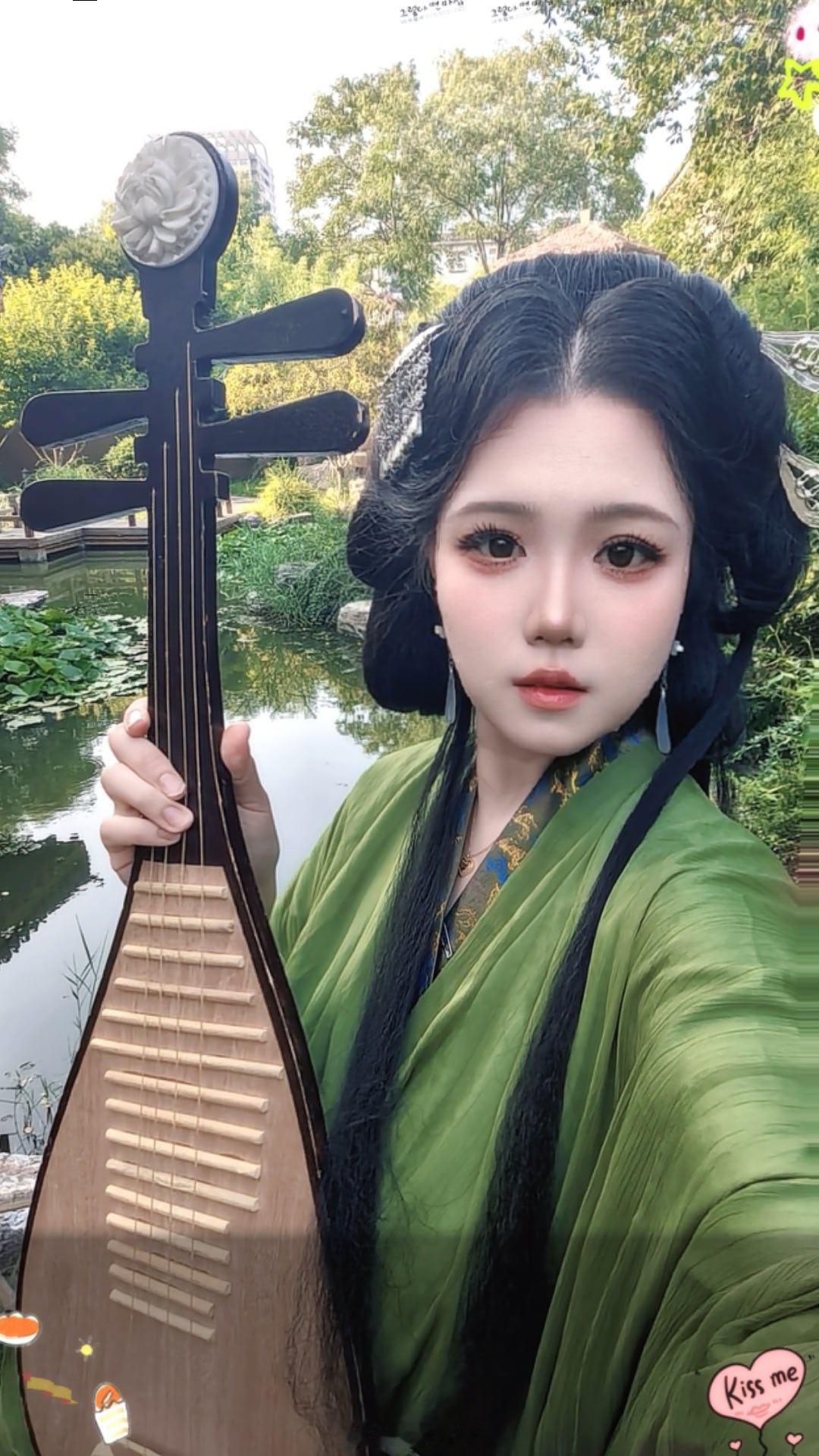 战国袍的破碎感  应该配一首《遥遥》 