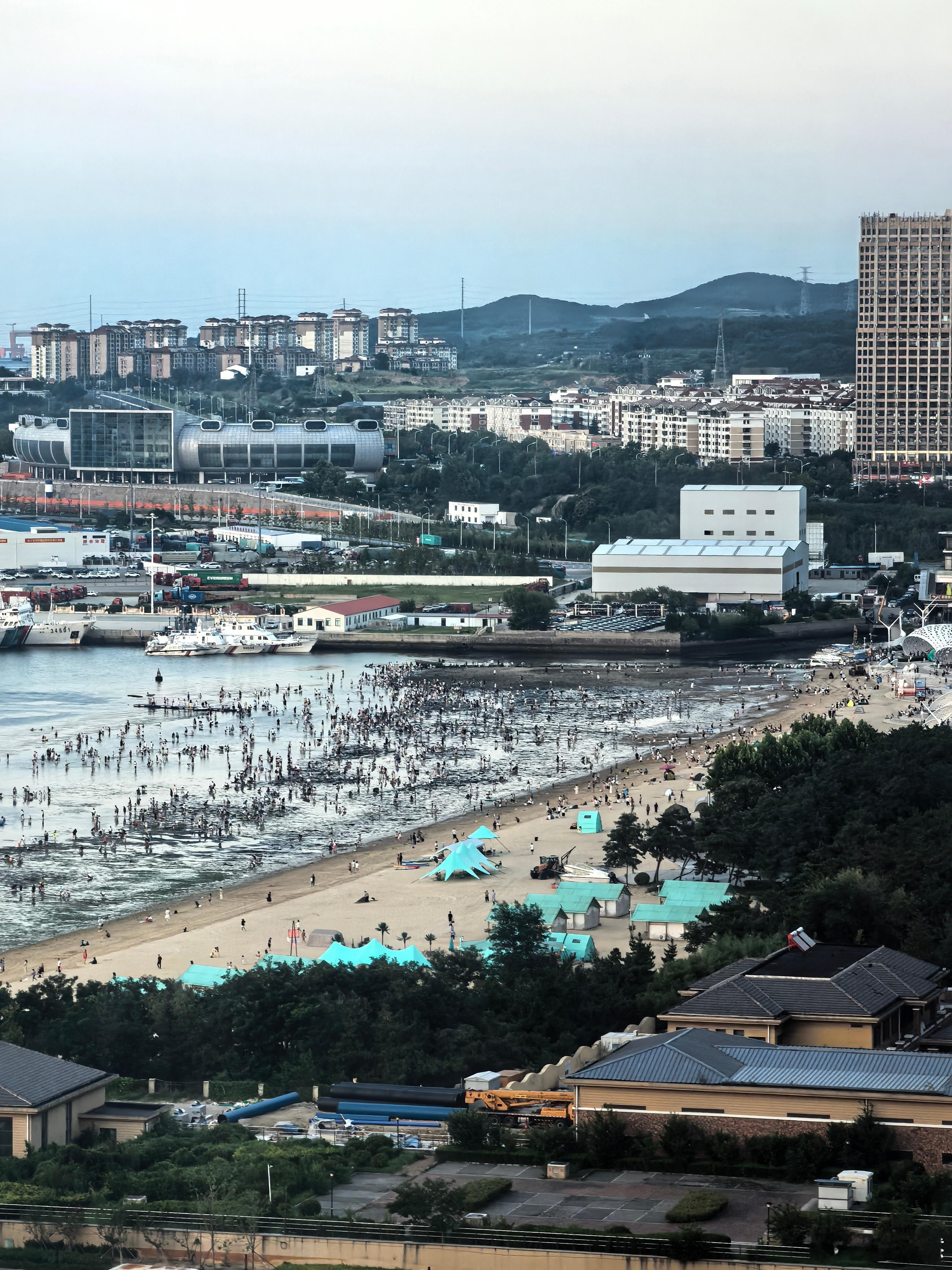 又到了一年一度「人比蛤儿多」的时刻了～ 