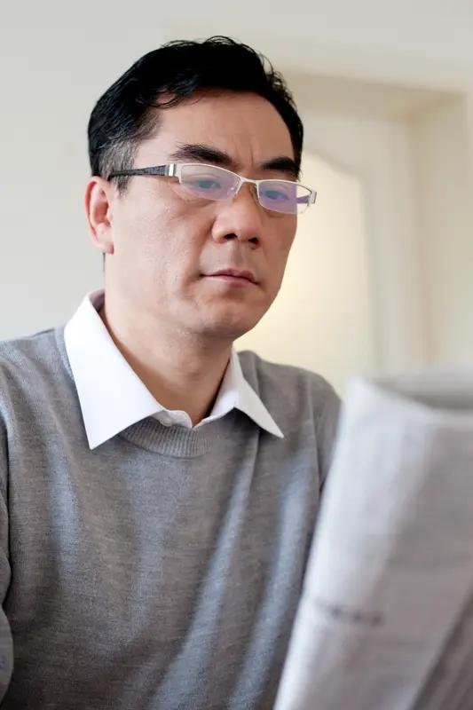 五十集的《渴望》终于追完了，实在好看，虽是家庭室内剧为主，却紧扣主题，主线副线明