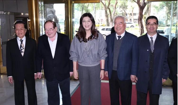 郑丽文访陆阵容曝光：三位副主席、连战次子同行

郑丽文即将在4月7日带领团队来到