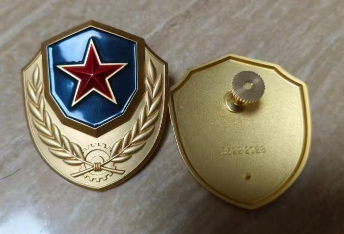 哪位老师知道这是哪个单位的帽徽？