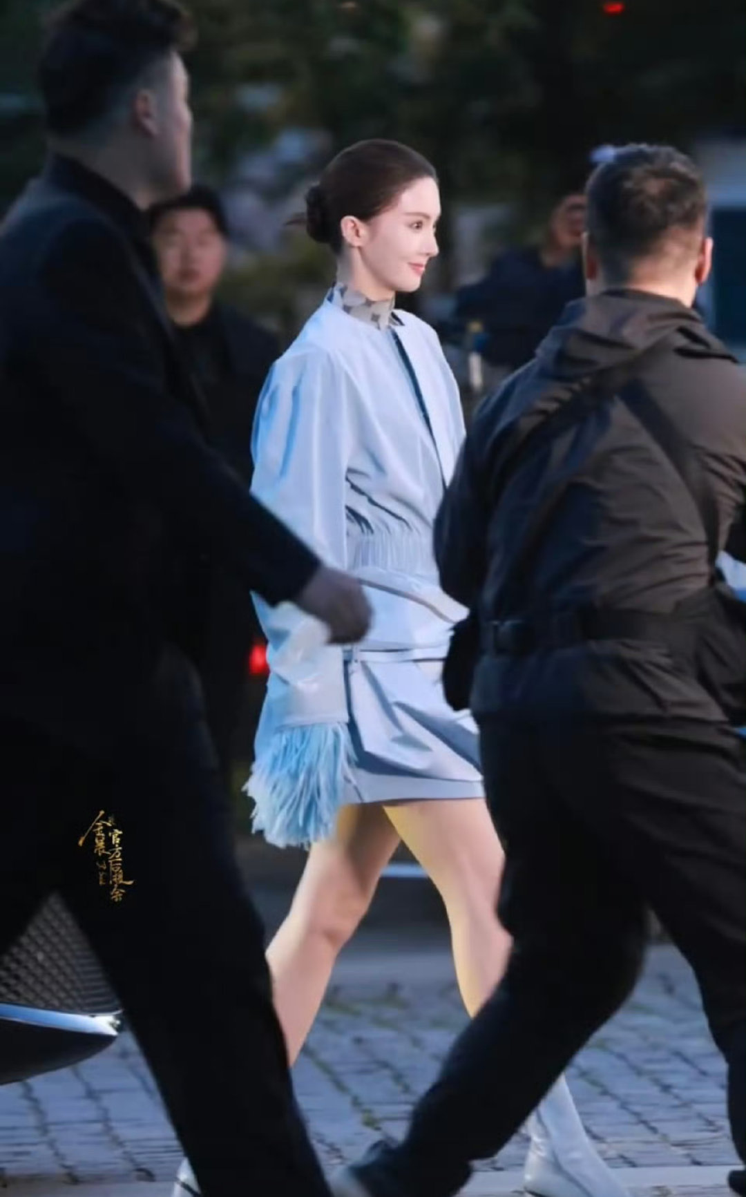 金晨超绝比例[苦涩] 好小好圆的一颗头 ​​​