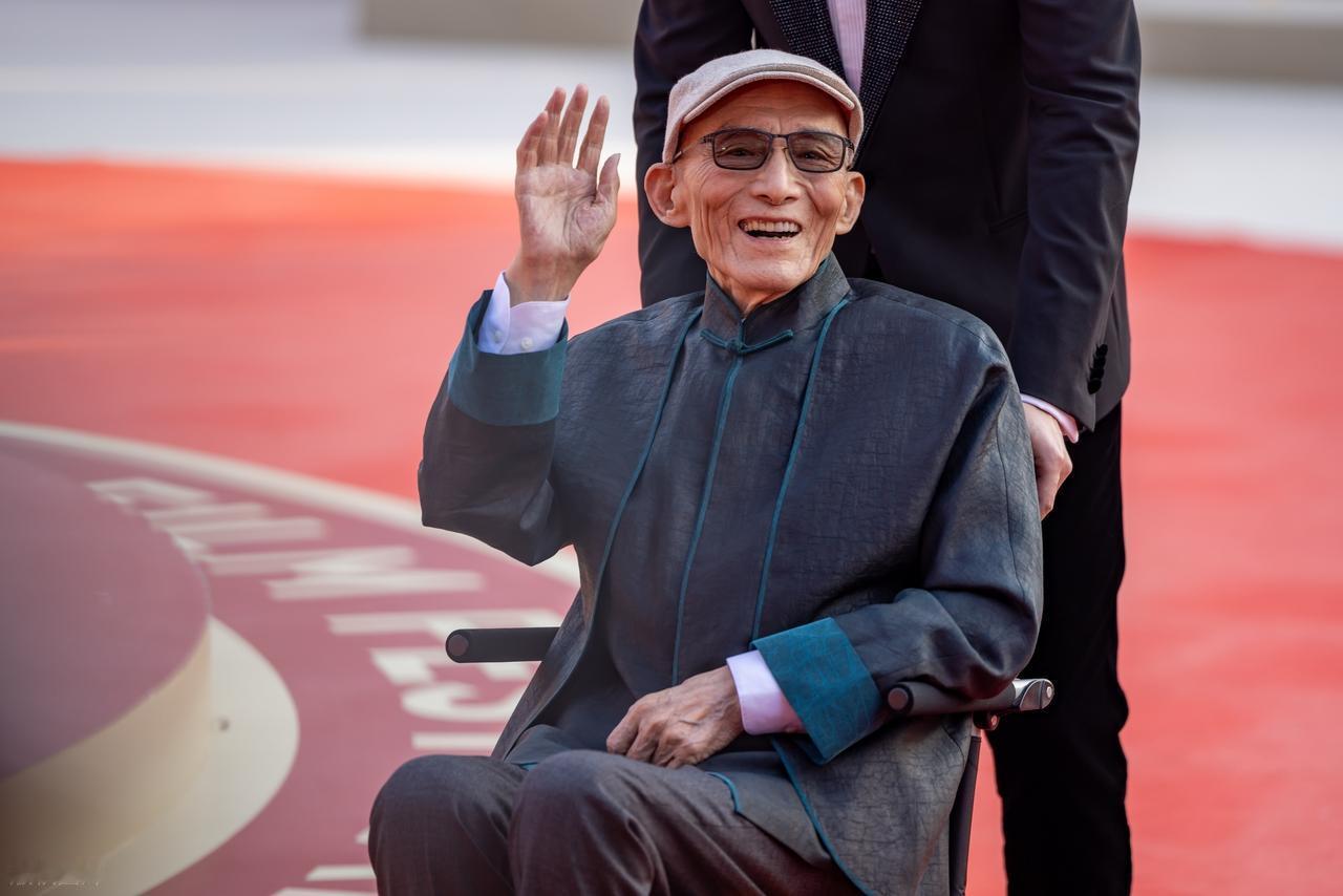 一代表演艺术家游本昌先生离世，无数观众为之动容，愿他一路走好。提起他，人们脑海里