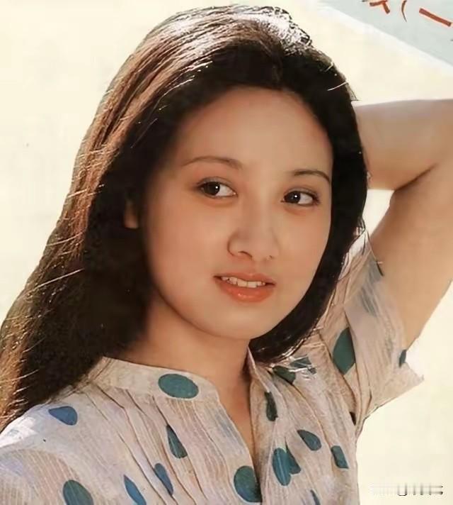1995年邓婕看中北京奥森公园一块地皮，一平米5100元，总共1000平米！张国