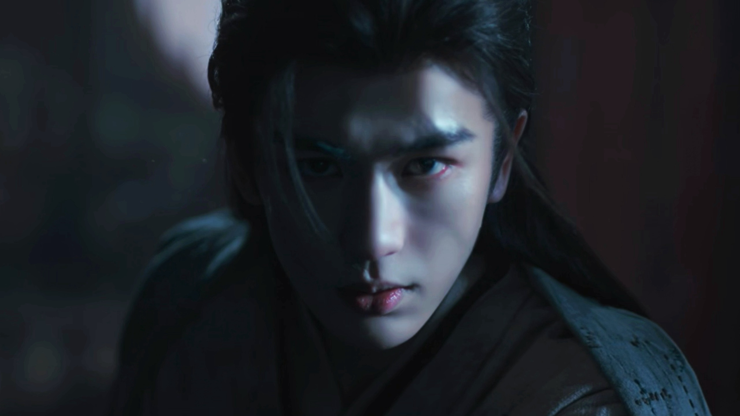 「半明半暗 眸若寒霜」谢征这个阴湿男鬼味儿我爽翻了🥵🥵谢征这个阴湿男鬼味儿