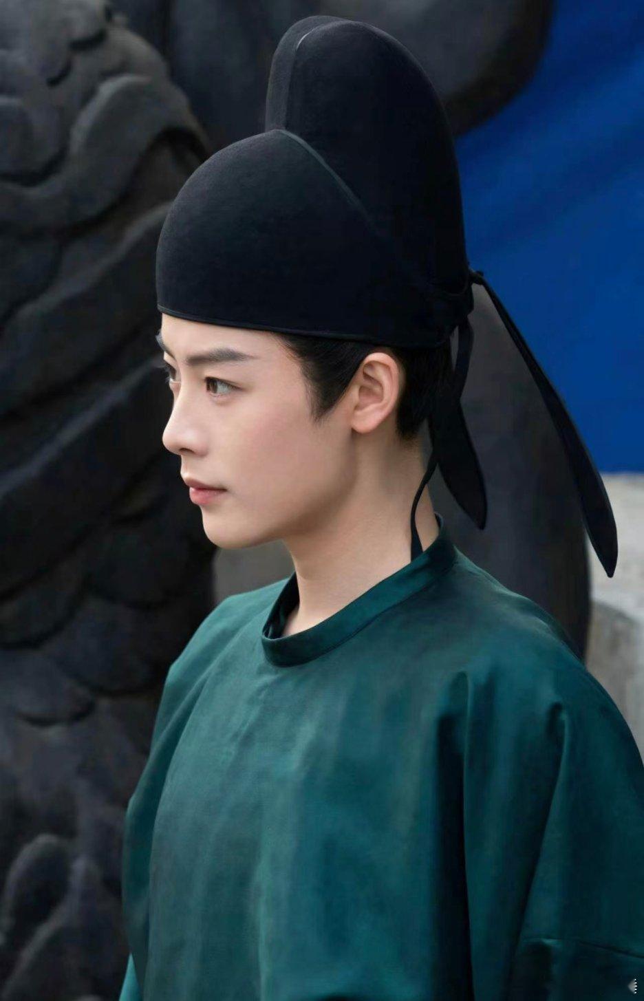 陈丽君这种才叫男扮女装 ​​​