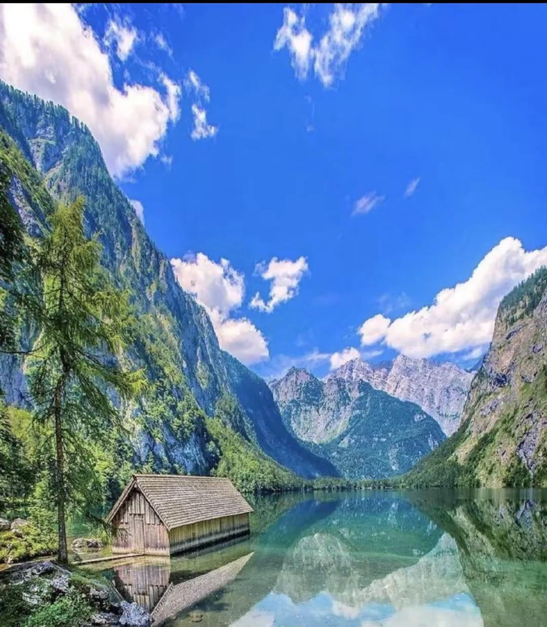 什么样的人适合康养旅居。首先是观念上认同。腰包里有钱。康养旅居不是单纯的旅游，而