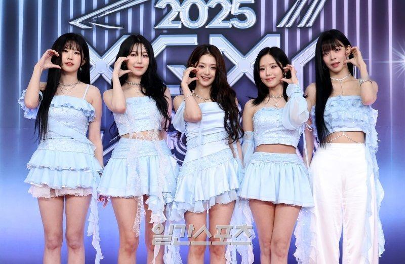 fromis_9新闻图 感觉好看的只有这个唯一门面宋盒英…… 