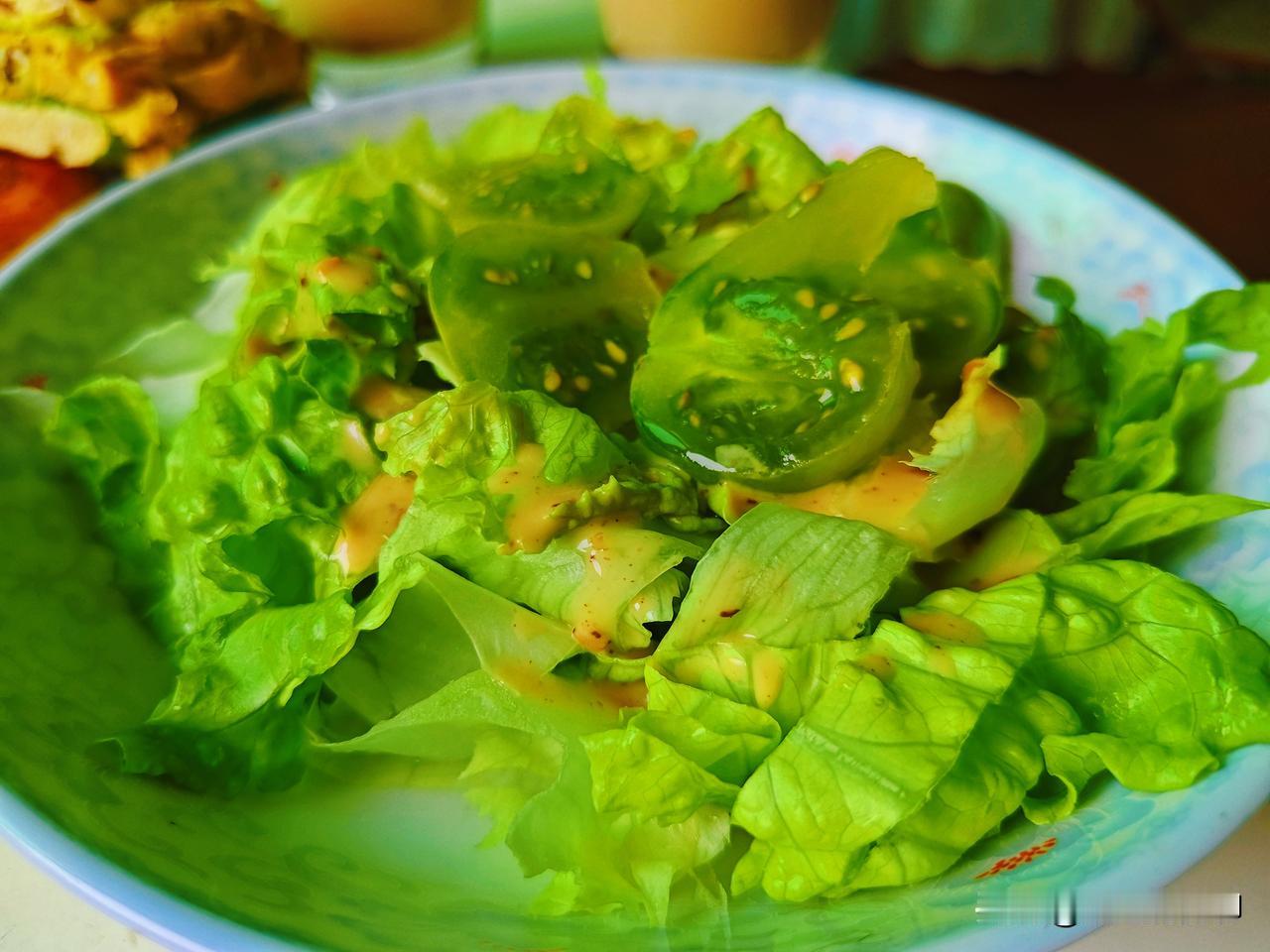 这难道是周一大餐？
​中式做法，会不会反常识？
该怎么吃？晚点看周评观点啊[比心