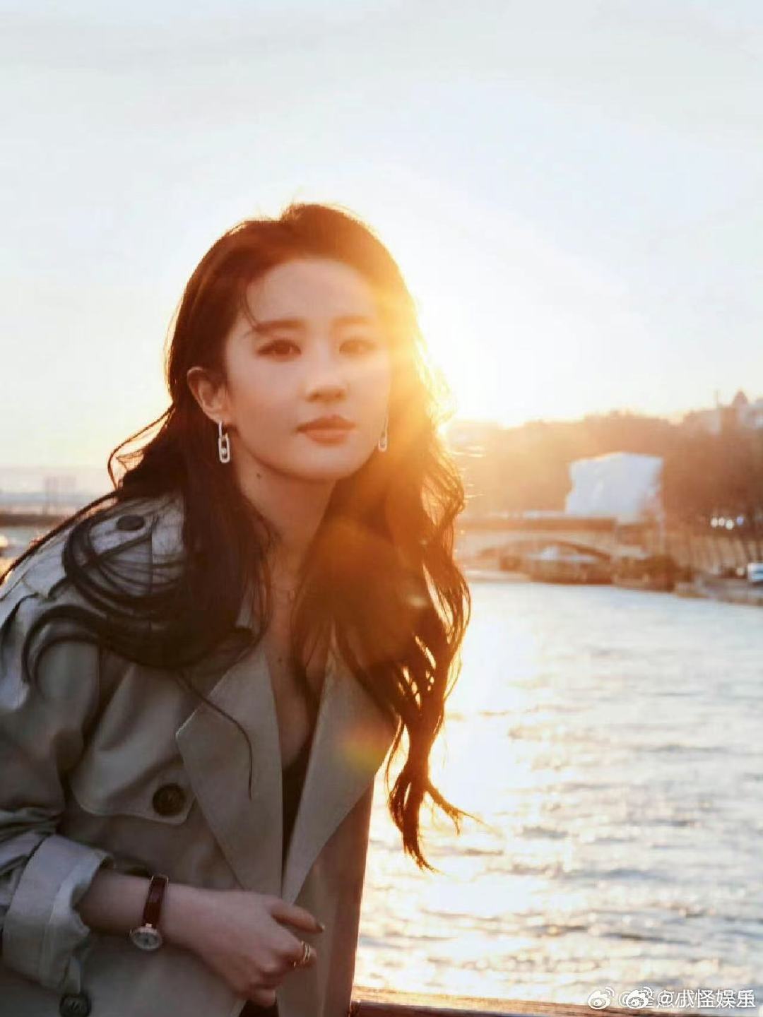 刘亦菲舌头是心形的 刘亦菲自带可爱滤镜！心形舌头太讨喜，颜值永远在线 