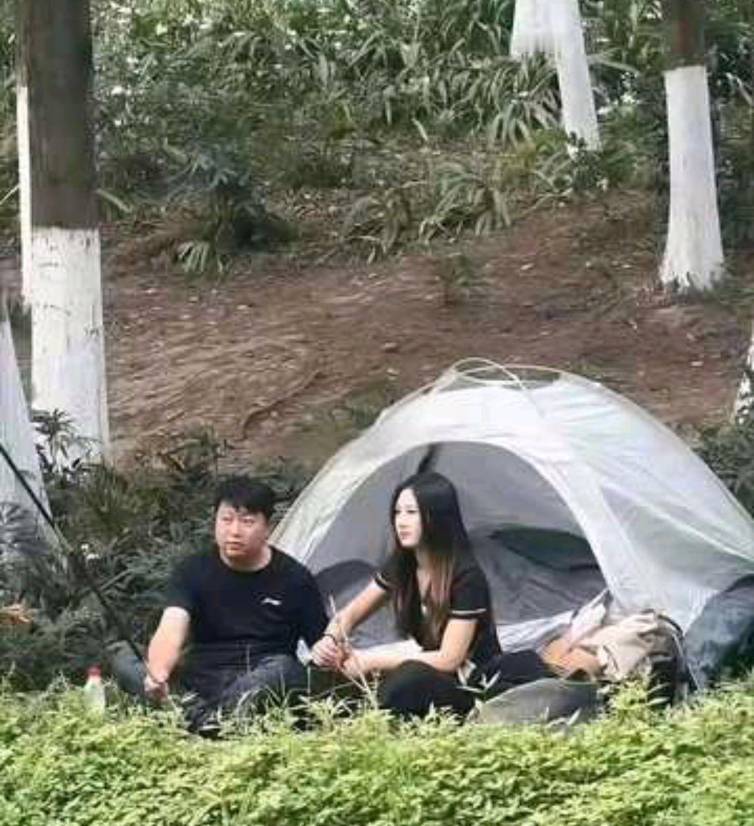 他俩是不是 夫妻？？？？
