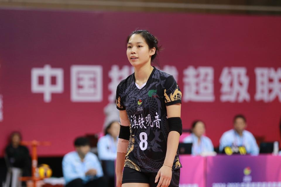 在今天进行的2025-2026中国女排超级联赛季后赛D组第19轮的一场比赛中，陷