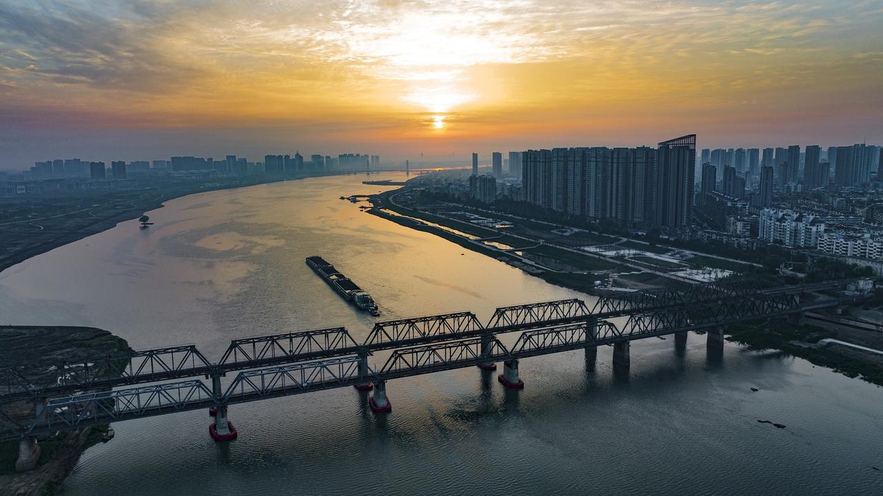 蚌埠财政收入接近二百亿！

2025年蚌埠全市一般公共预算收入190.7亿元，同