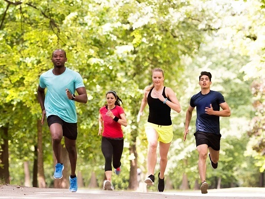 春天如何排出体内湿寒春天是排湿寒的最佳时节，日常坚持做好这些就能温和调理：多吃生