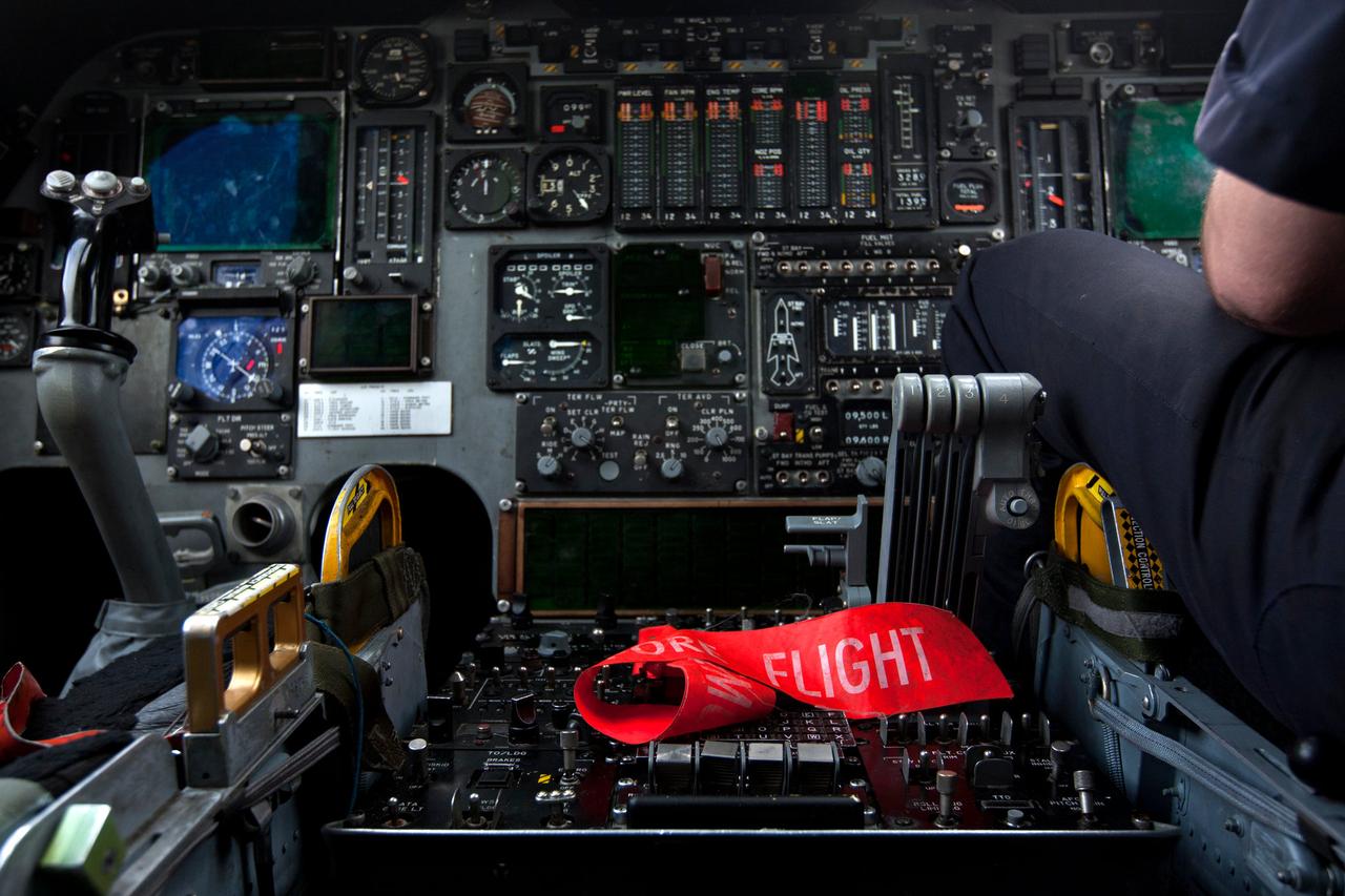 航空迷们猜一下，这是什么军用飞机的座舱？提示一下，参加过最近的