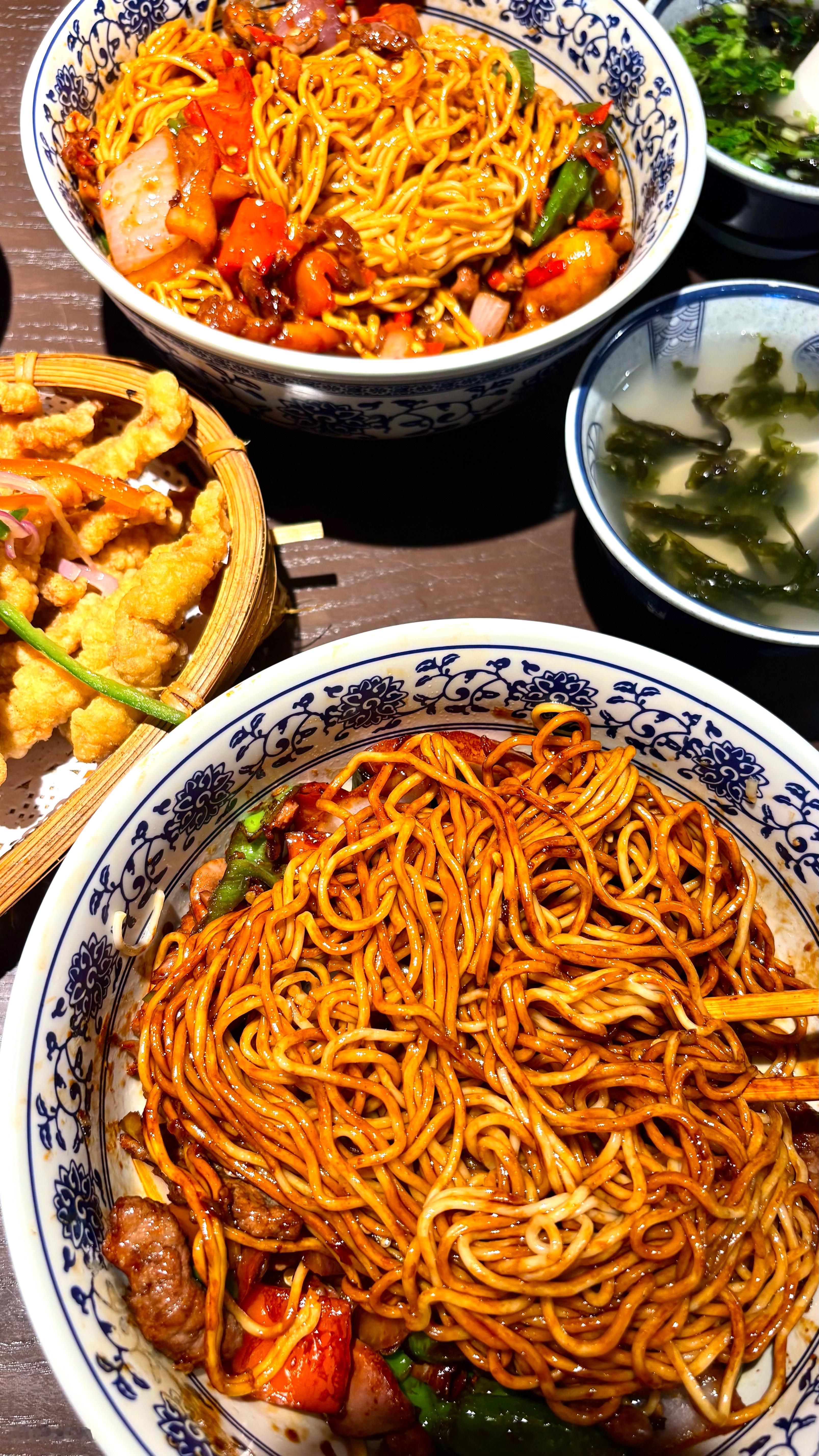 是最近又不全是那些重复的日子里🍜用vivo手机记录下的风景、天气、美食总会一次