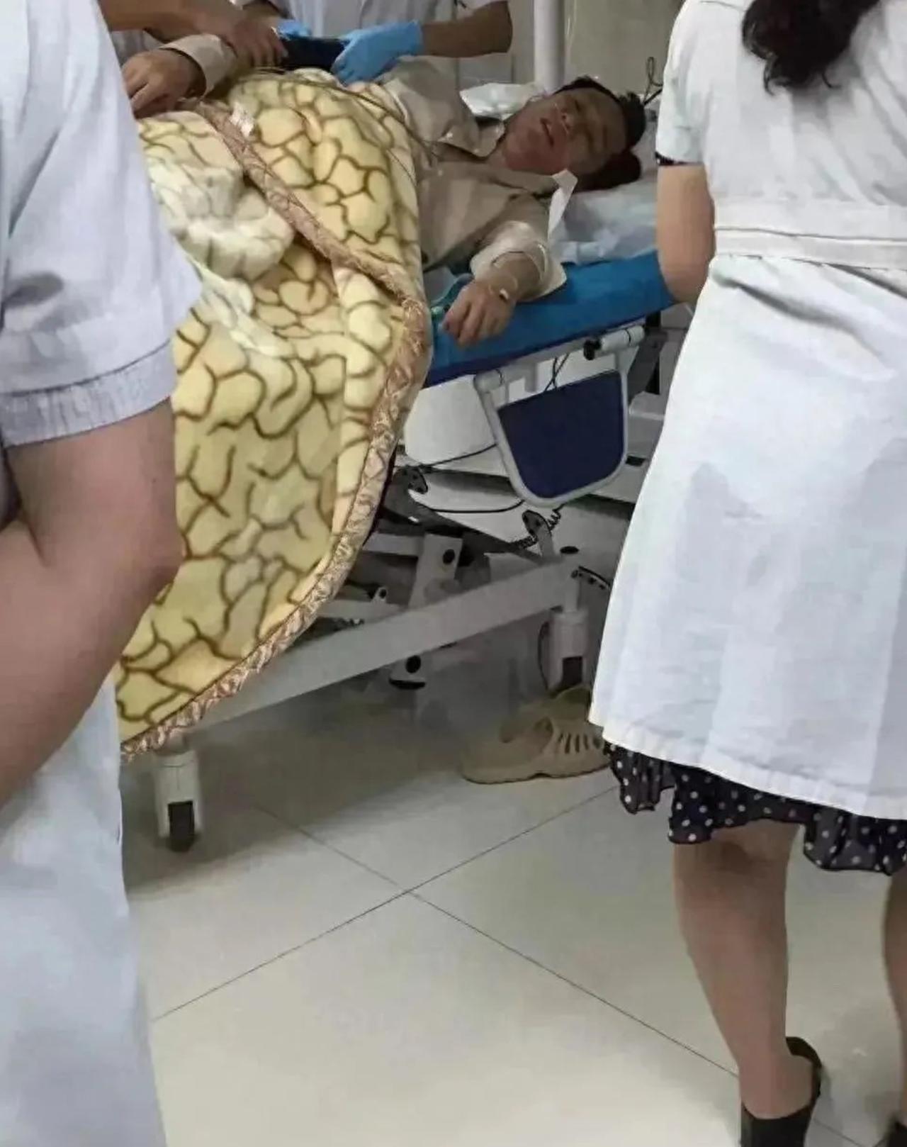 许家印病危！真的还是假的？

根据恒大发布的公告：许家印目前病情确实相当严重，目