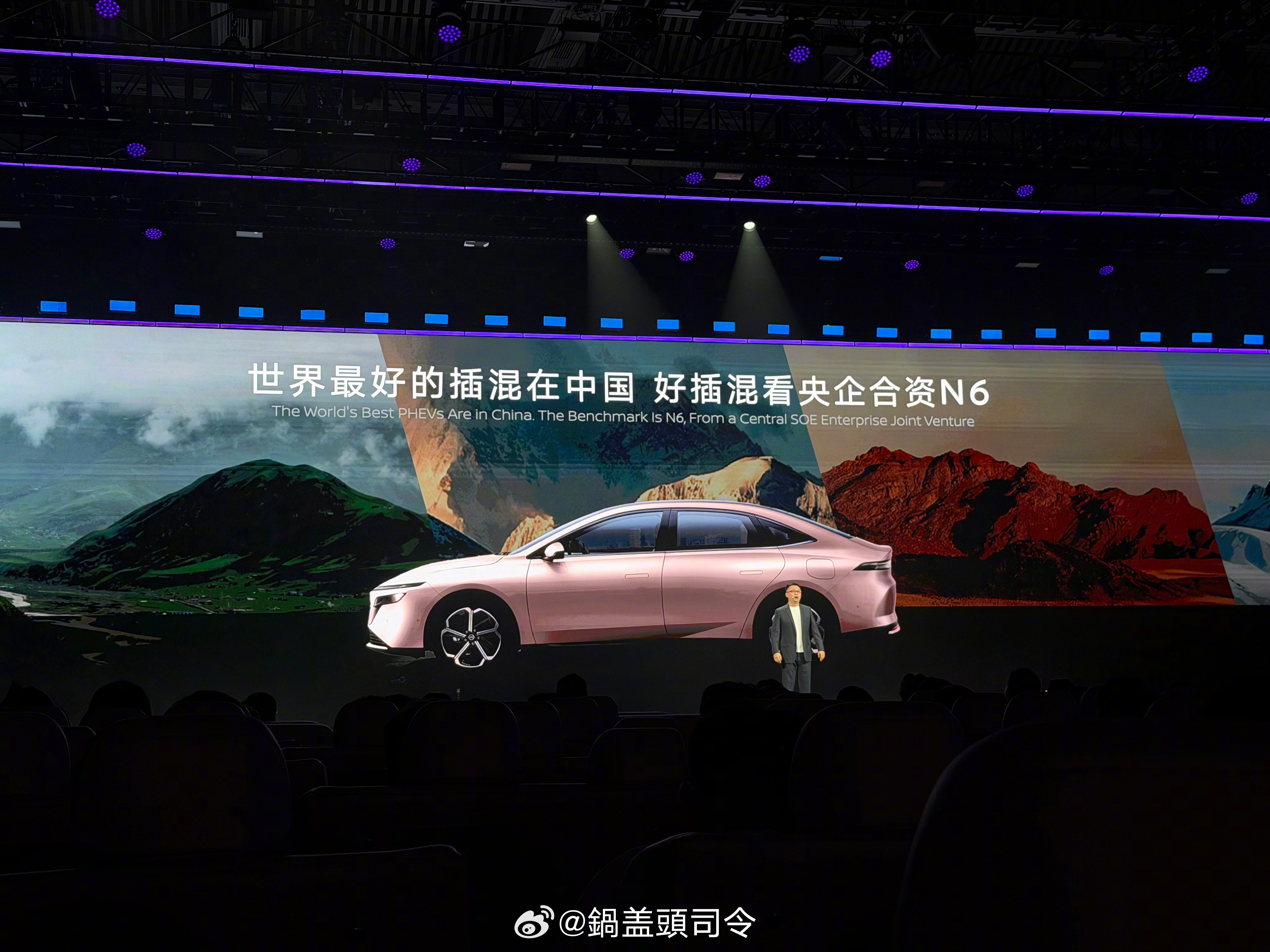 太会玩了，比新势力还会玩，全场都是#百万级后排大沙发#座椅，而且看完之后很想买一