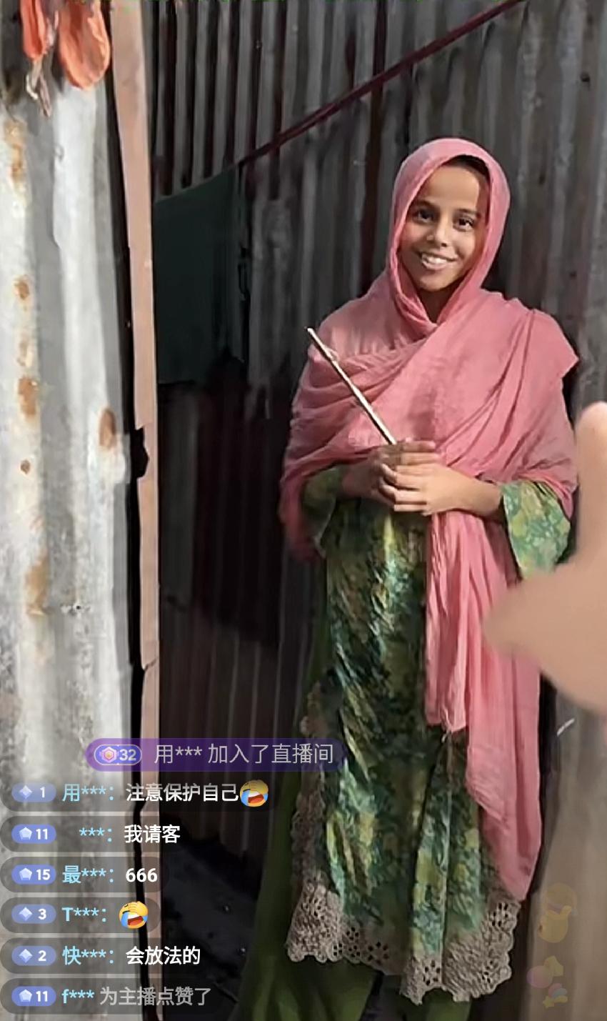 在印度成产业链了，中国人花五元钱，参观印度贫民窟，叫达利特人，印度人守着这个河水