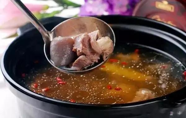#中医话养生[超话]##健闻登顶计划# 冬至养生食谱：补对一天，健康一年食材:羊