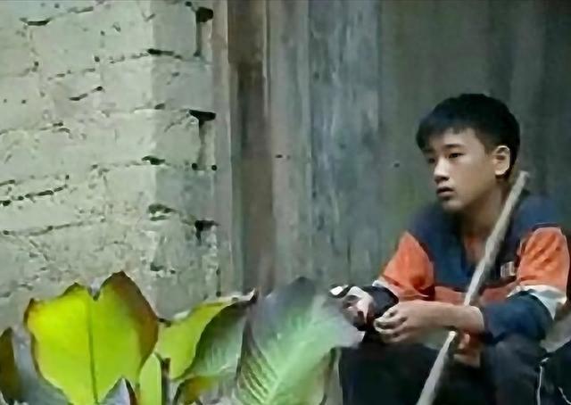 一岁丧父、三岁丧母，707分考入北京大学的男孩，现在怎么样了。

他就是韦仁龙，