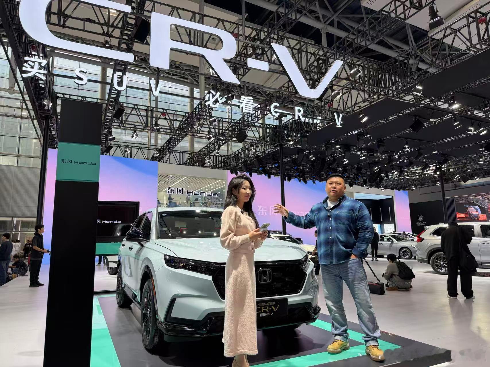 站台东风本田展台