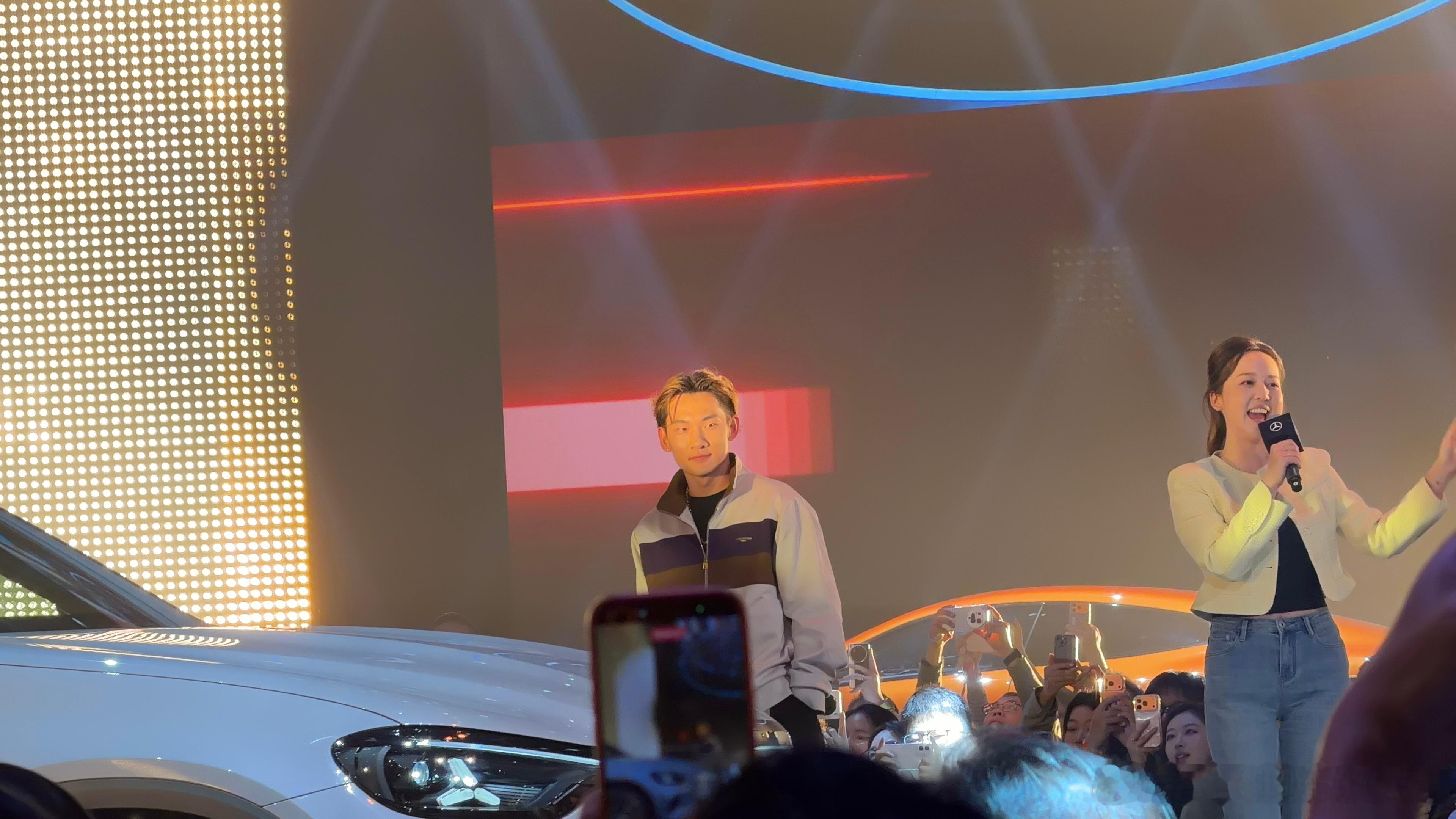 苏翊鸣来啦，本人好帅苏翊鸣