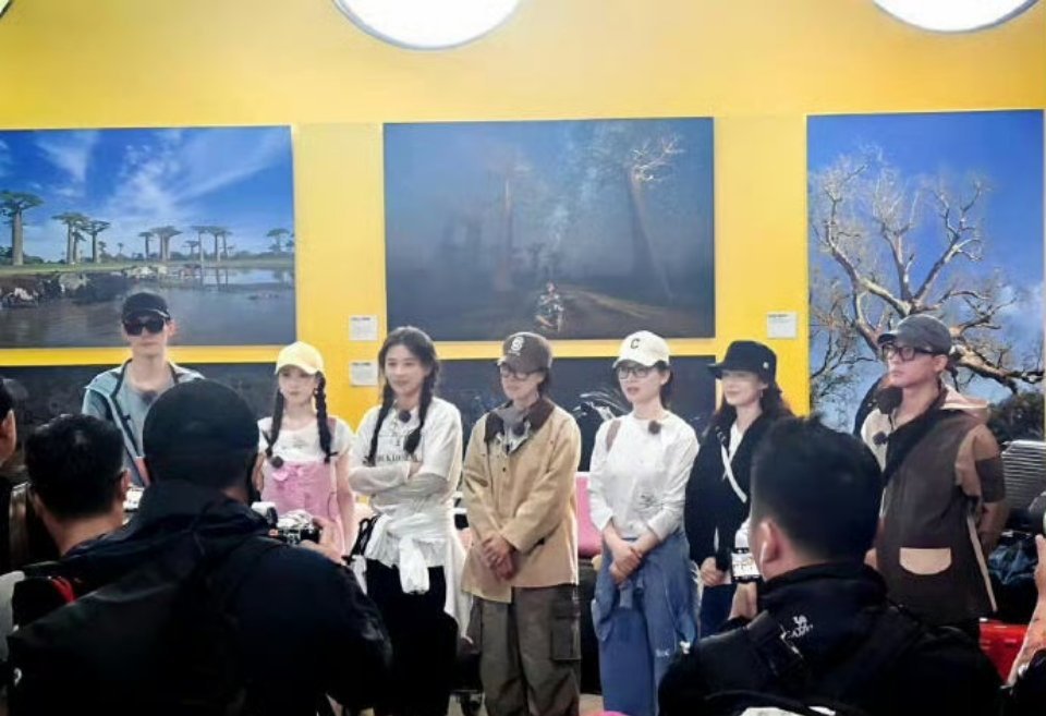 花少7马达加斯加到达路透那英、陈数、马思纯、李沁、张雅琪、龚俊、张晚意 ​​​