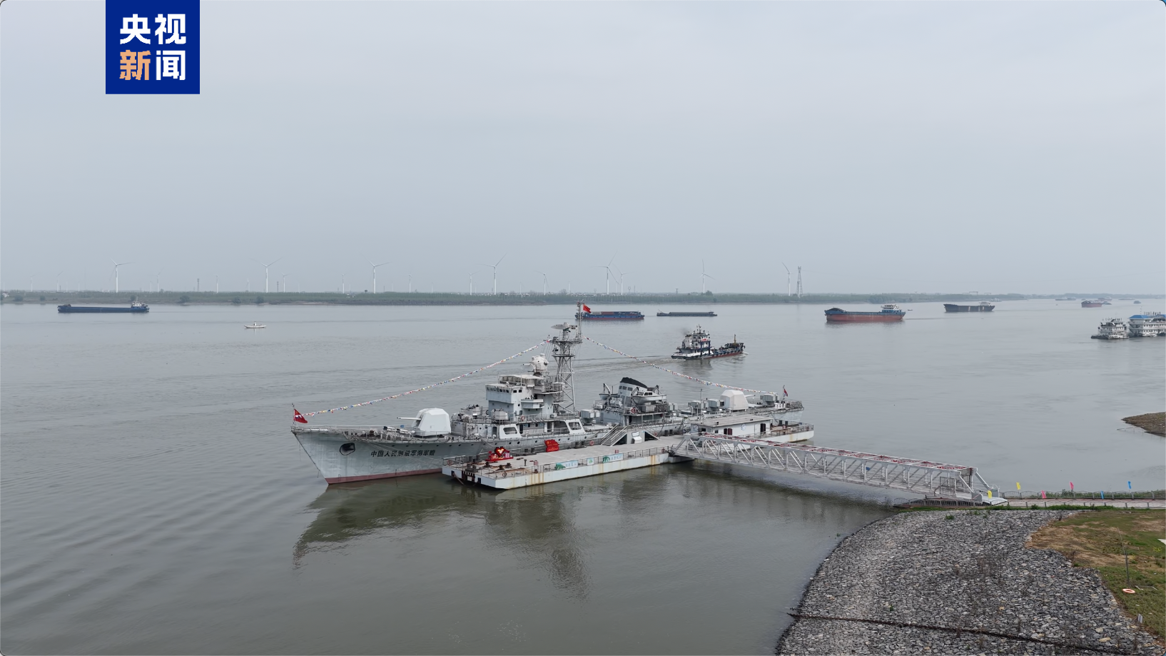 鄱阳湖水位今年首破13米 通江水体面积达1900平方公里