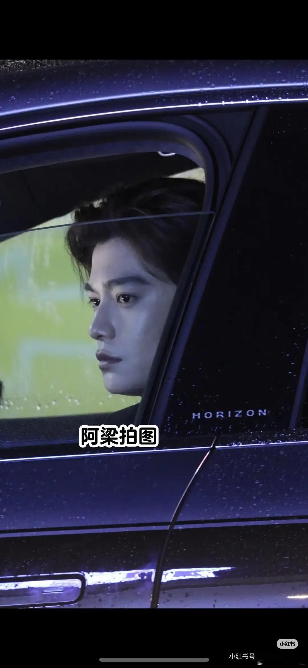 组里天天骂孟姐，但是……丁猴状态更差好不……这还是同一个摄影师拍的😂下半张脸好