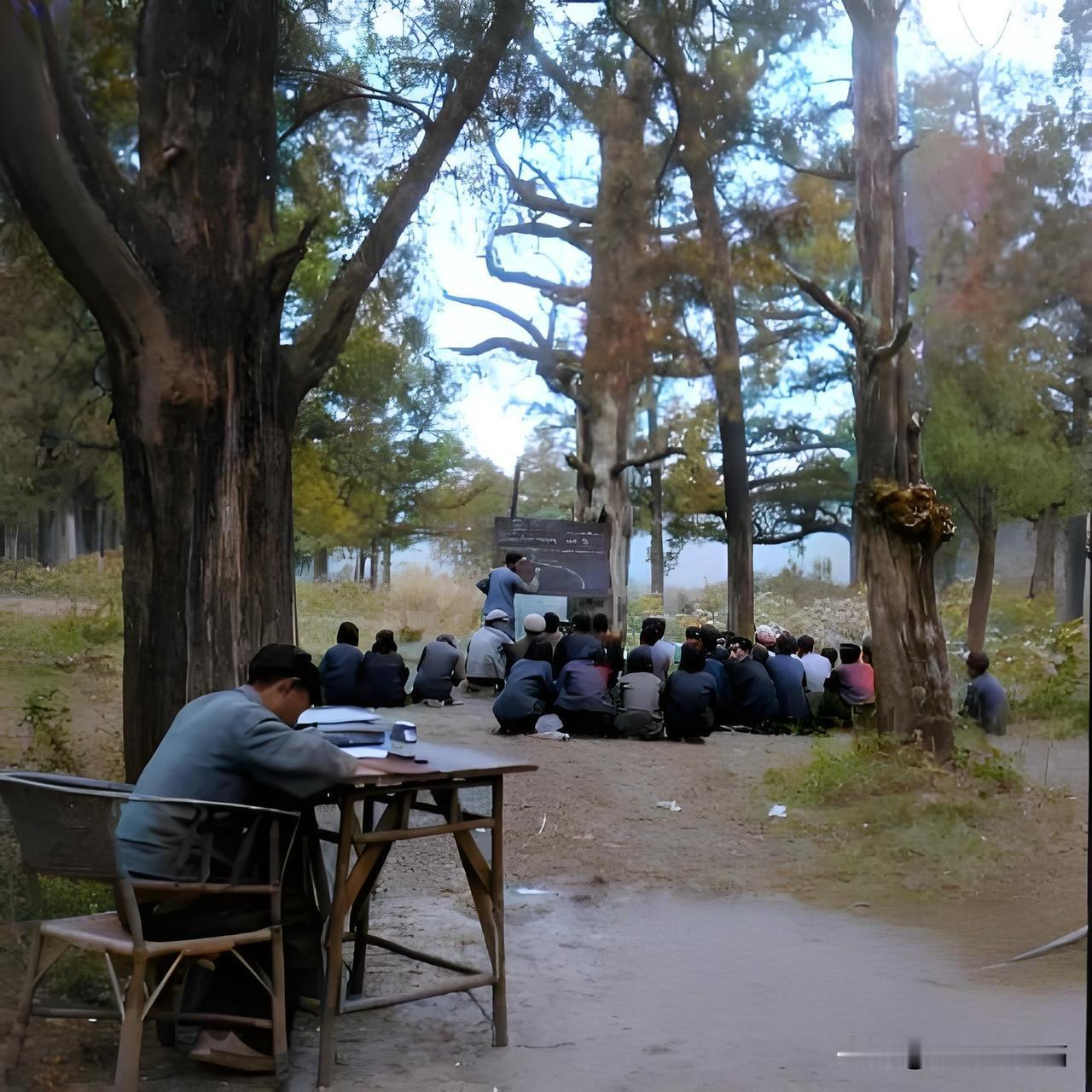 1948年，解放战争的烽火席卷华北，天地间弥漫着动荡的硝烟。东北大学的教授与学生