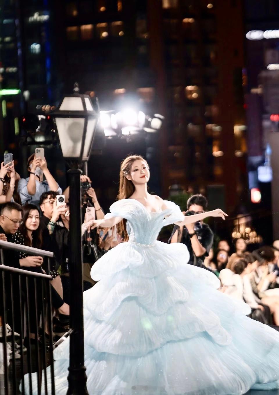 祝绪丹这张真的好绝！！ ​​​