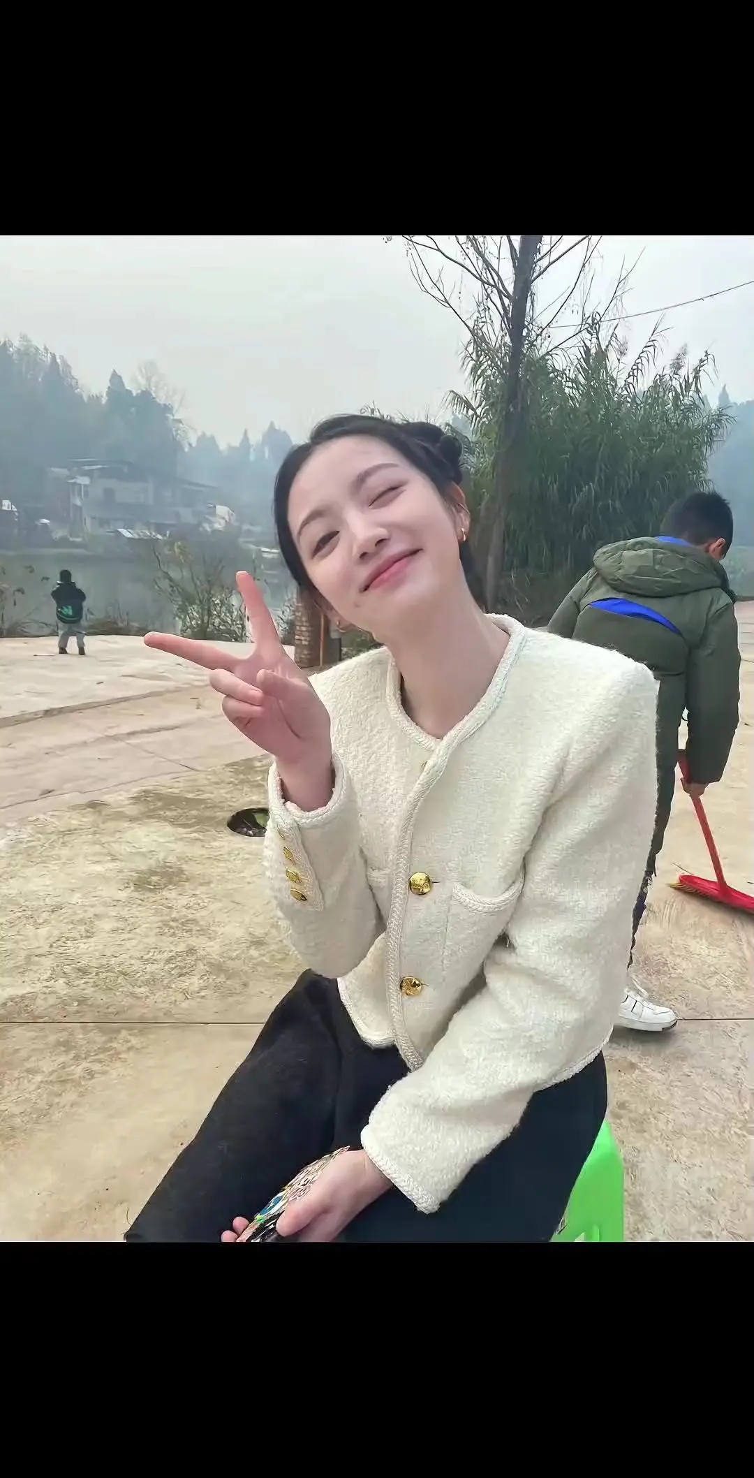 之前回农村老家的vivian.