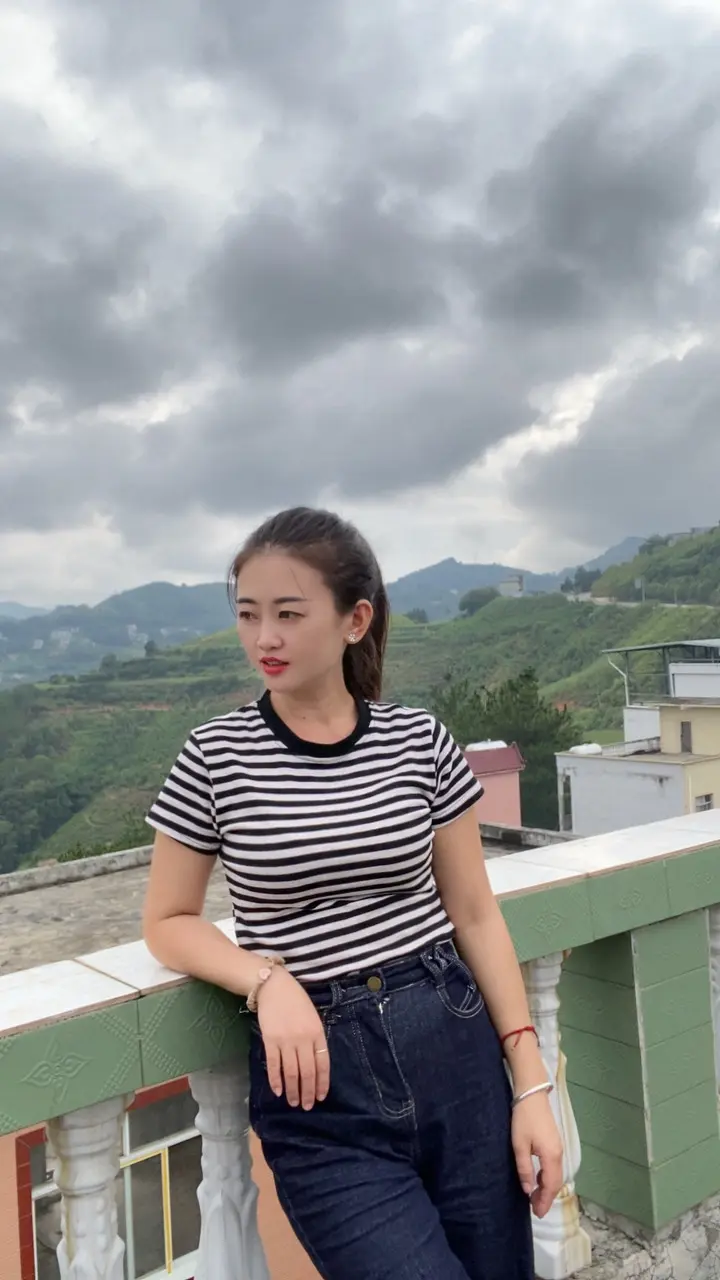 你顾得上孩子，就赚不了钱，赚到钱又顾不上孩子，孩子需要照顾，生活需要金...
