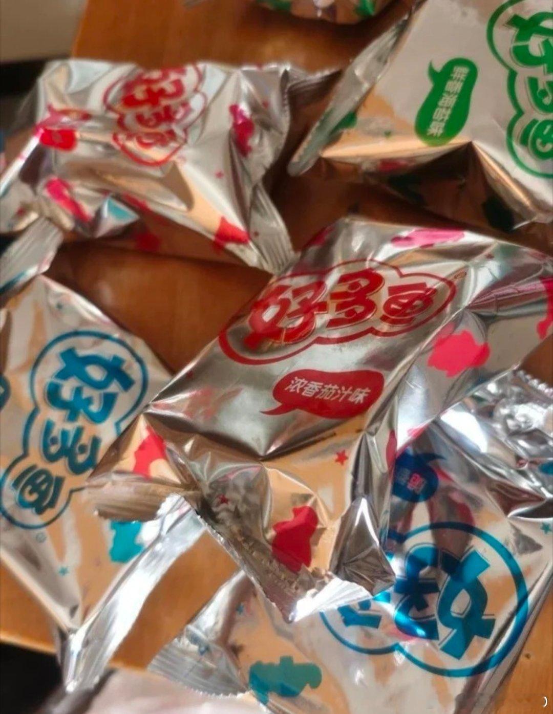 日本开始售卖黑白包装零食受原料短缺影响日企零食改用黑白包装，民众吐槽观感压抑，凸