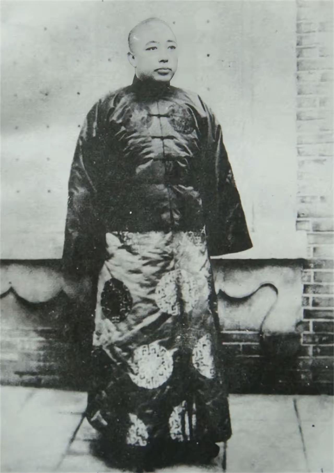 1929年，杨宇霆在沈阳的老虎厅被张学良就地处决后，与杨宇霆私交甚密的东北保安总