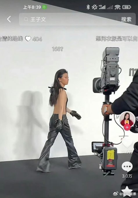 现在才发现，这姐妹硬件都成这样了，居然还那么火🔥，实在想不通啊…… 