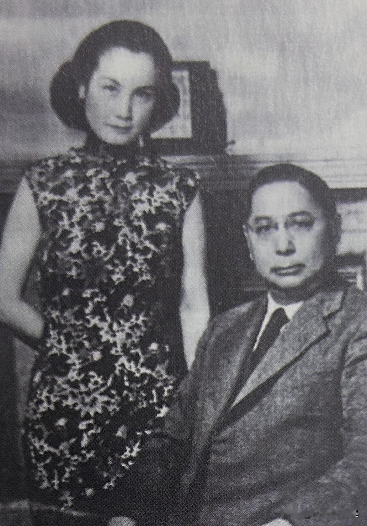 1935年，蓝妮在一场名流晚宴上结识孙科。孙科时任立法院院长，被蓝妮的才貌与气质