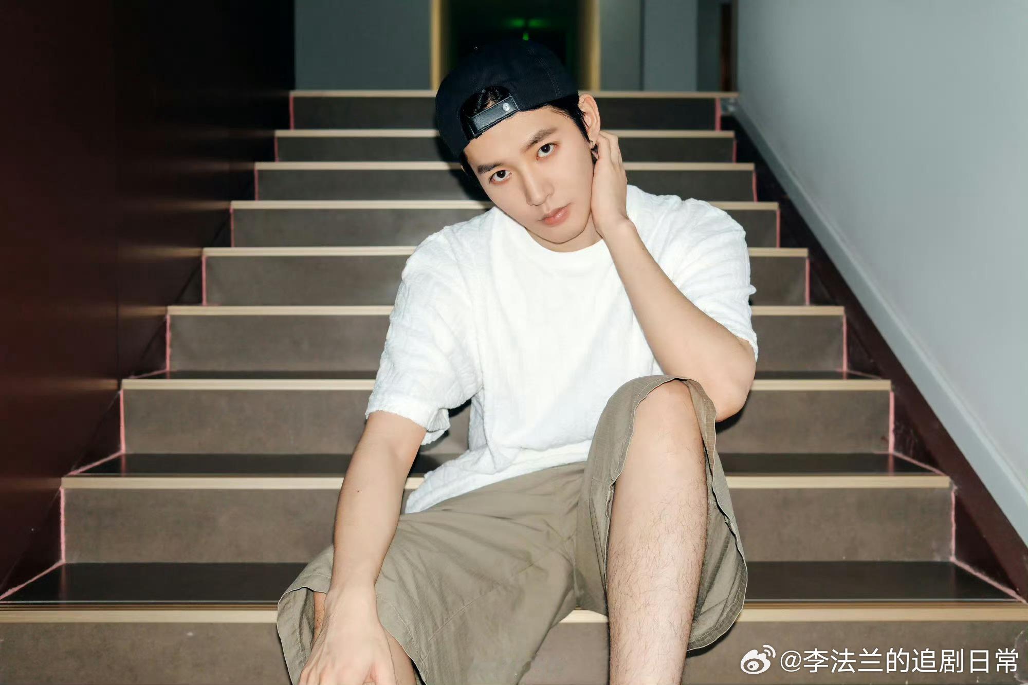今日份的休闲男孩🈶：邓为、王鹤棣，谁是你的心头好？ ​​​