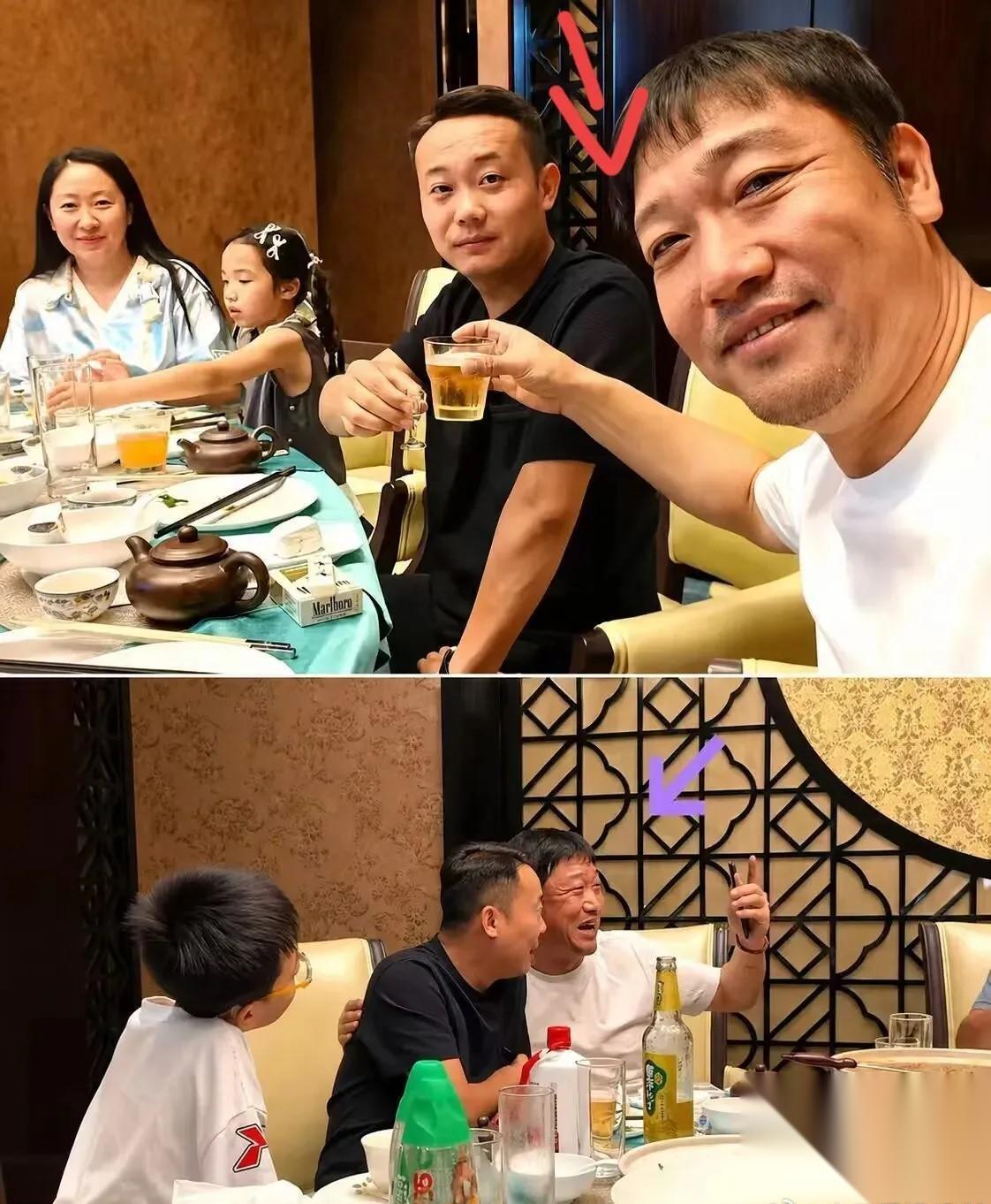 贾冰偷拍事件发生后， 
毁三观的言论出现了：1.坐他对面，大家都举着手机，不是偷
