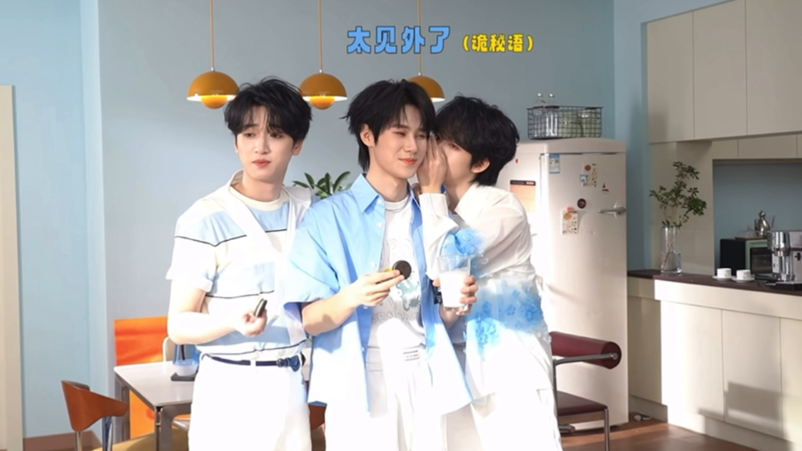 老妈你要不看一眼老爸的表情呢 