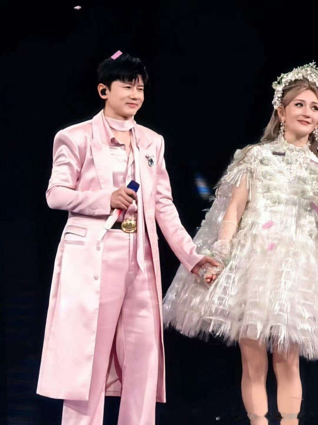 谢娜演唱会嘉宾是张杰谢娜第二场演唱会嘉宾 谢娜演唱会嘉宾是张杰 