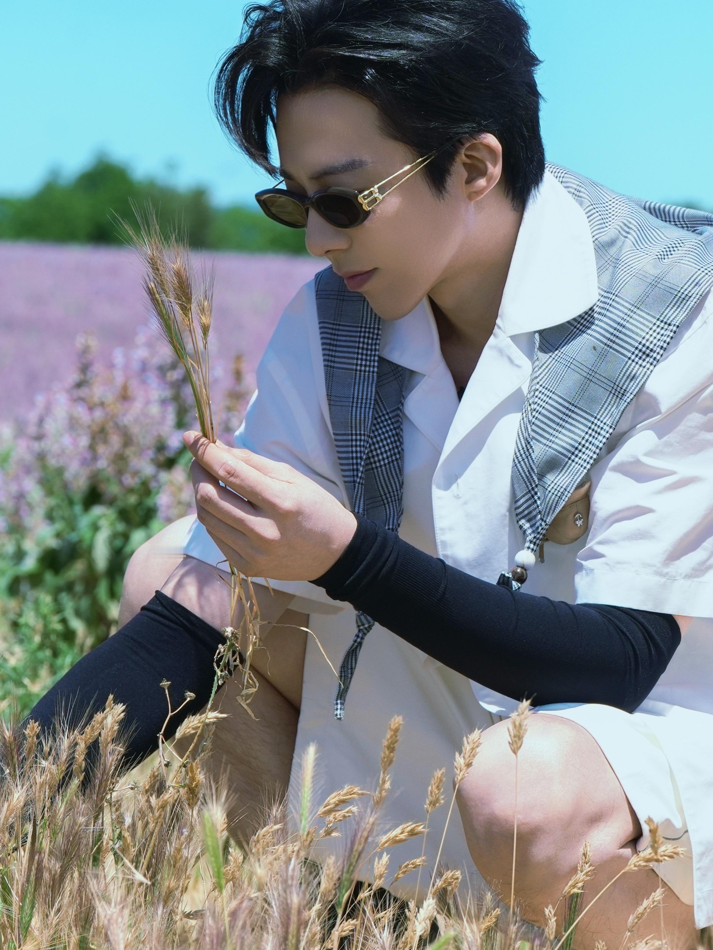 明目张胆偏爱，义无反顾心动世间万般风景，都不及你眉眼半分刘宇宁地球超新鲜 余生漫