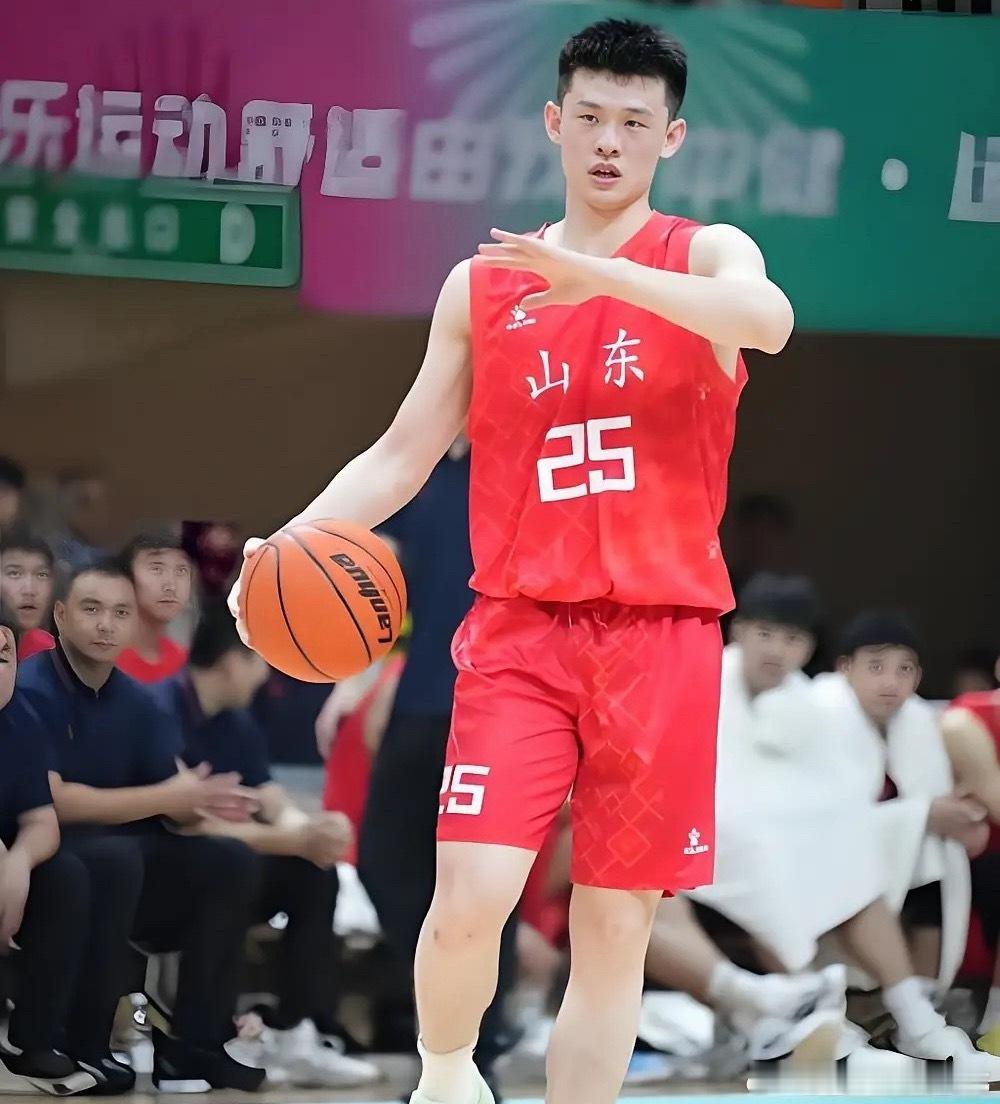 山东队这后场也挺豪华啊cba山东男篮