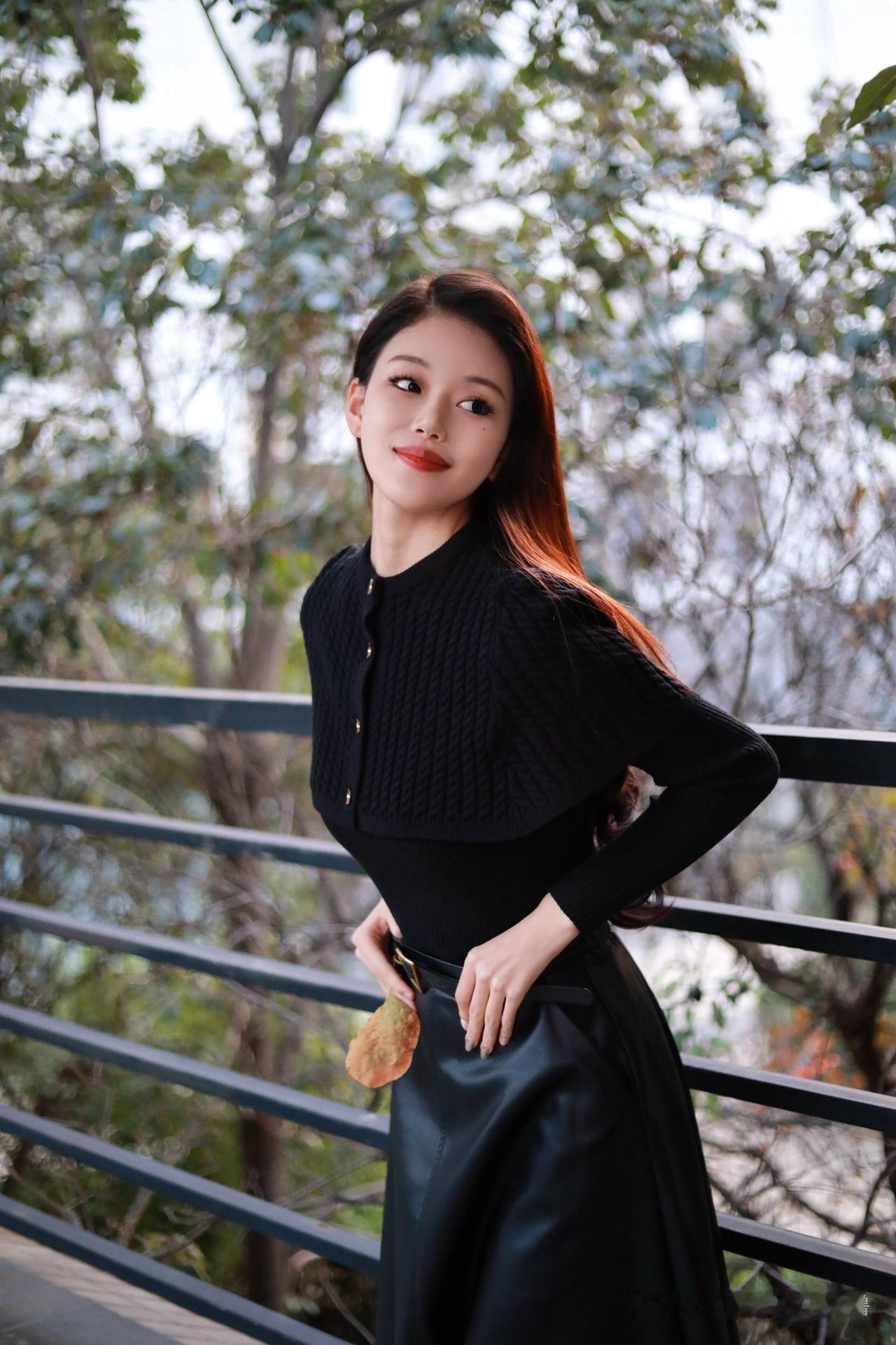 爱情是风花雪月，婚姻是柴米油盐。但正是这些琐碎，让“我爱你”变成了“我懂你”。