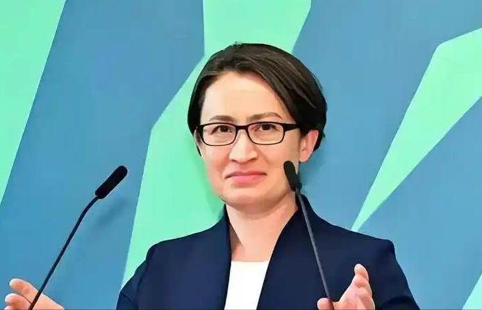 “台独”分子萧美琴发布声明，

3月13日，萧美琴急着被问到，美国启动301调查