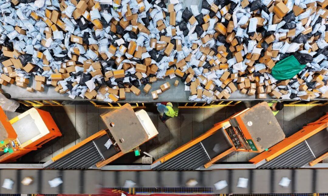 国家邮政局：1月至11月，邮政行业寄递业务量累计完成1967.5亿件，同比增长1